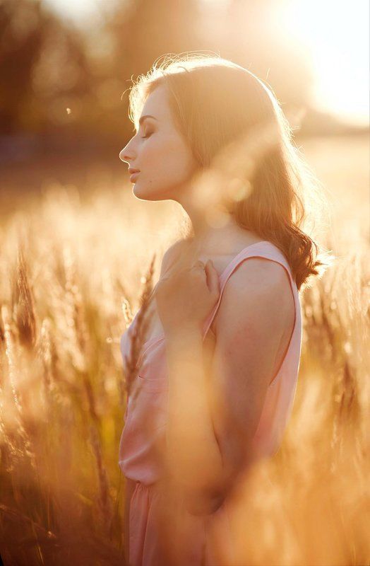 девушка, красивая, закат, портрет  фото превью