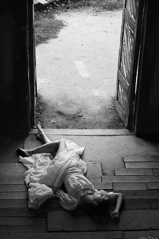 Beauty dress model модель платье Красоты белое платье. девушка Кино городок white dress . girl Cinema town beautiful beauty girl light summer sun sunset портрет In the end фото превью