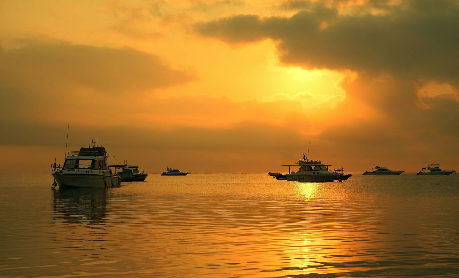 dawn, sunrise, shore, sea, ocean, sky, horizon, boat, color, light, reflection, landscape, nature, morning, bright,  Сергей Андреевич