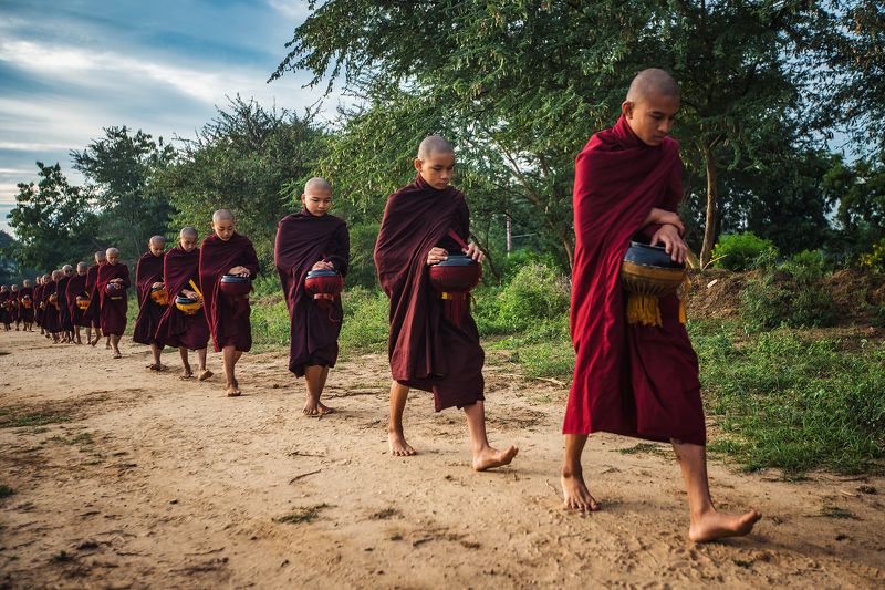 Мьянма, Баган Процессия фото превью