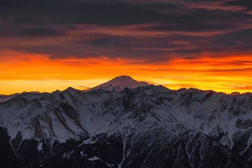 Эльбрус на рассвете