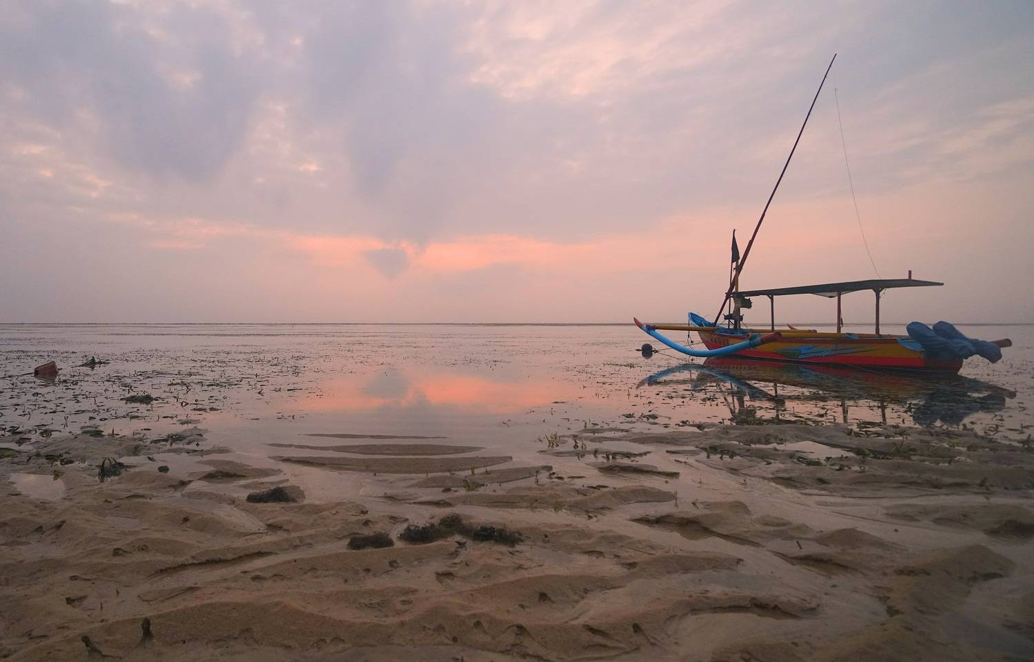dawn, sunrise, shore, sea, ocean, sky, horizon, boat, color, light, reflection, landscape, nature, morning, bright, jukung, low tide,  Сергей Андреевич