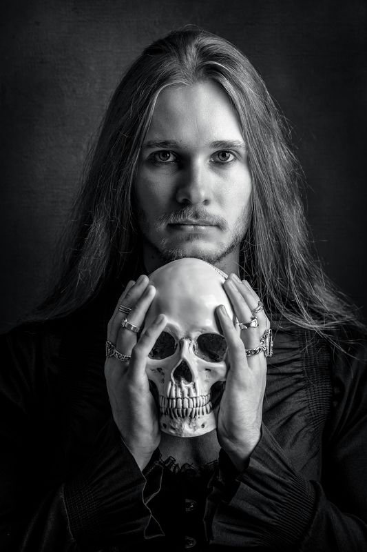 Череп, молодой человек Memento mori фото превью