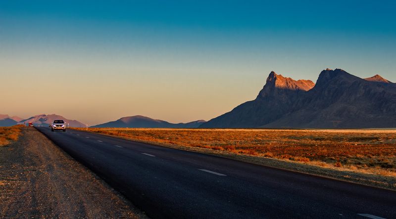 Road at sunrise фото превью