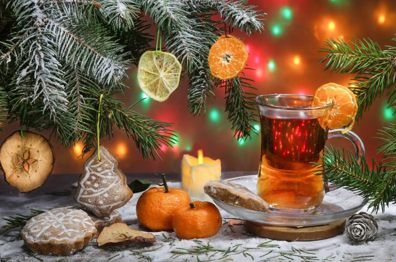 натюрморт, новогодний, игрушки, чай, пряники  фото превью