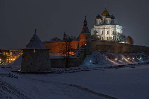 Псковский Кром ночью