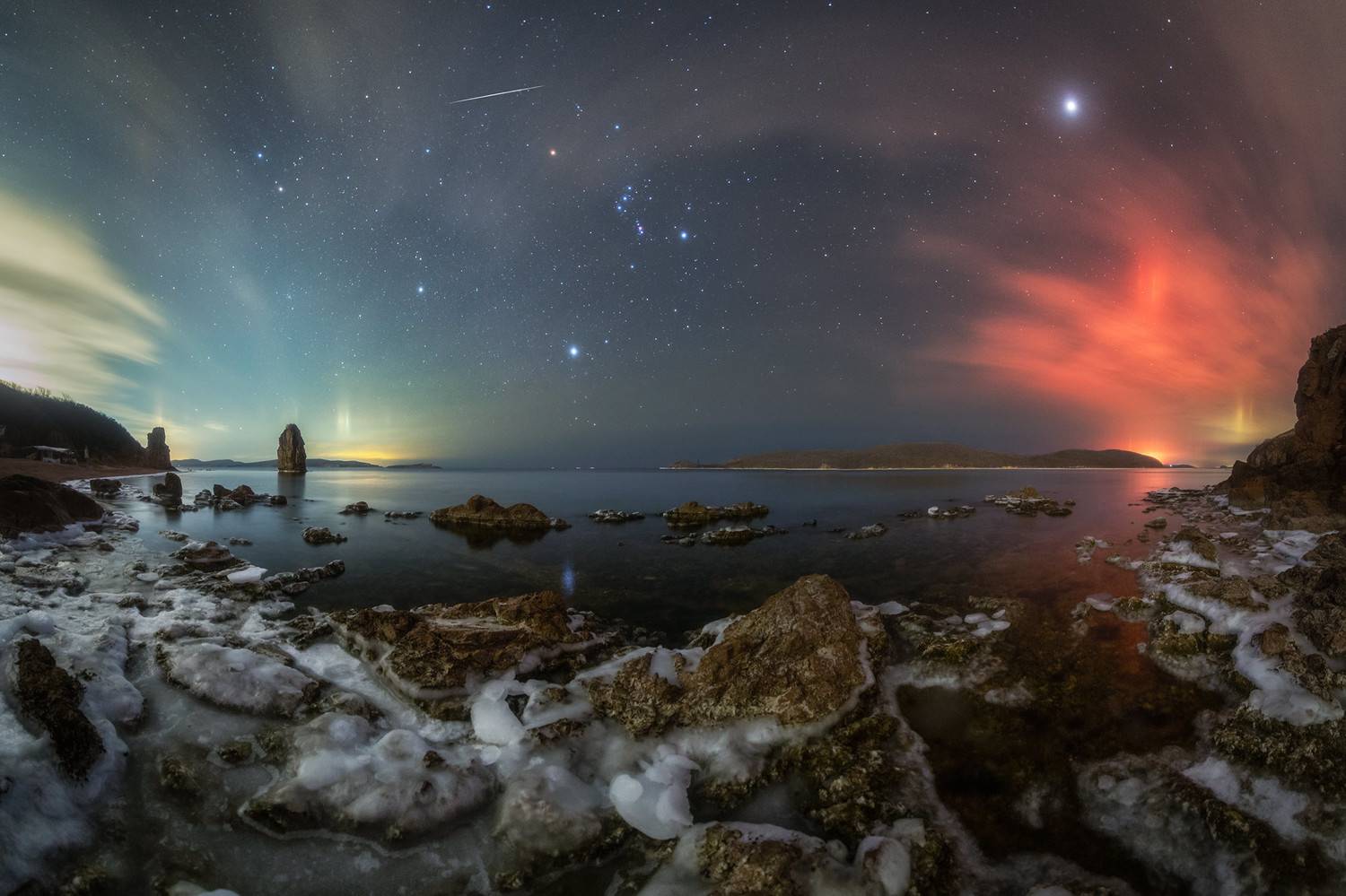 орион, звезды, метеор, световые столбы, пожар, остров русский, приморье, дальний восток, Антон Комлев