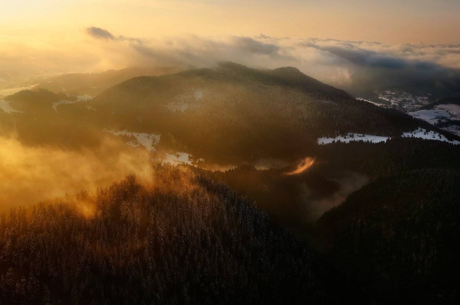 pieniny poland mountains fog cloud winter morning , Robert