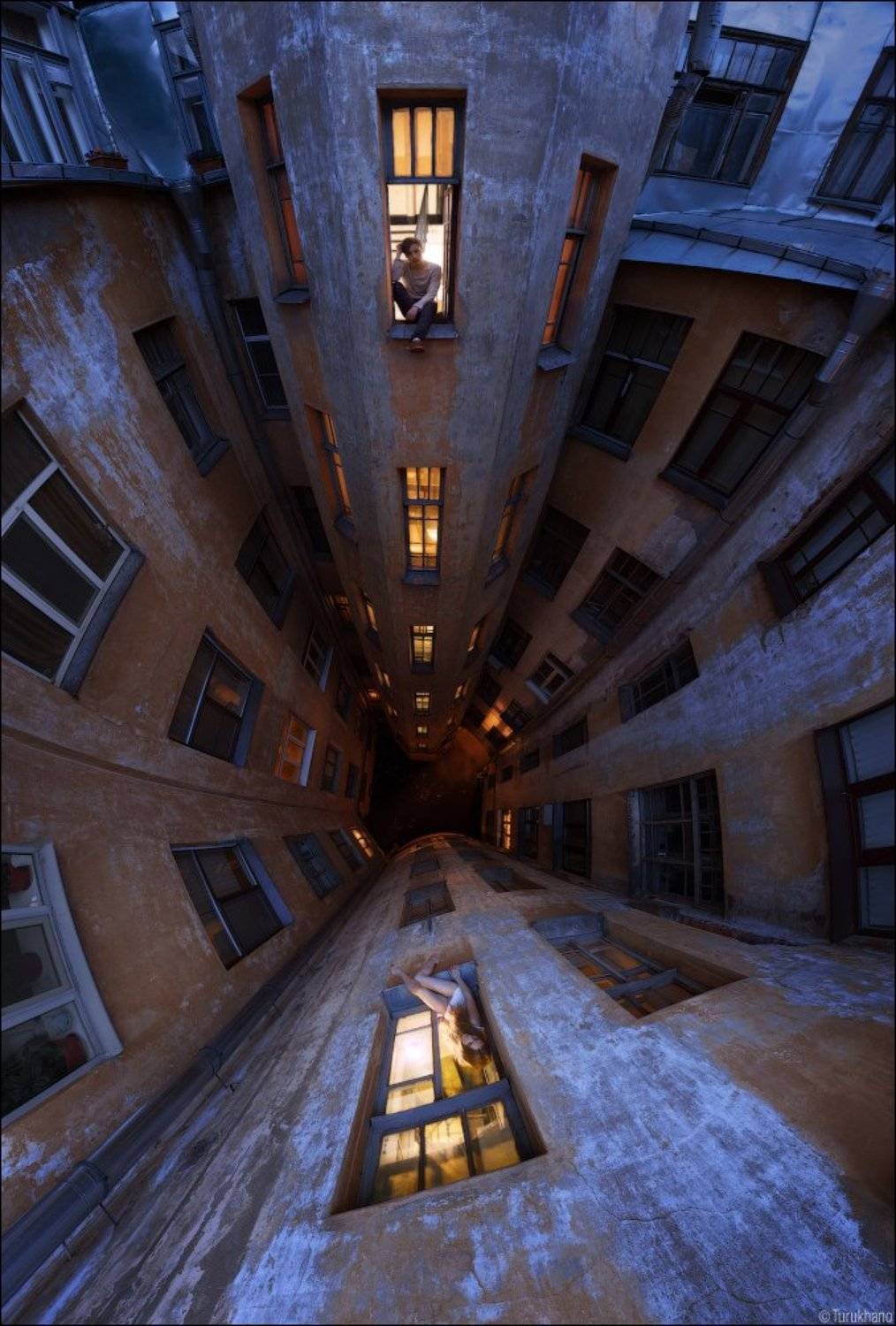 Вечер, Дворы, Люди, Окна, Петербург, Иван Турухано