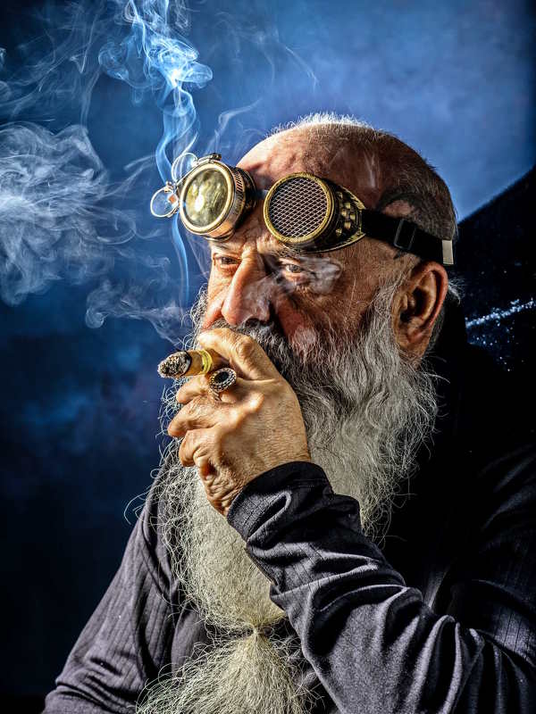 Механик фото превью