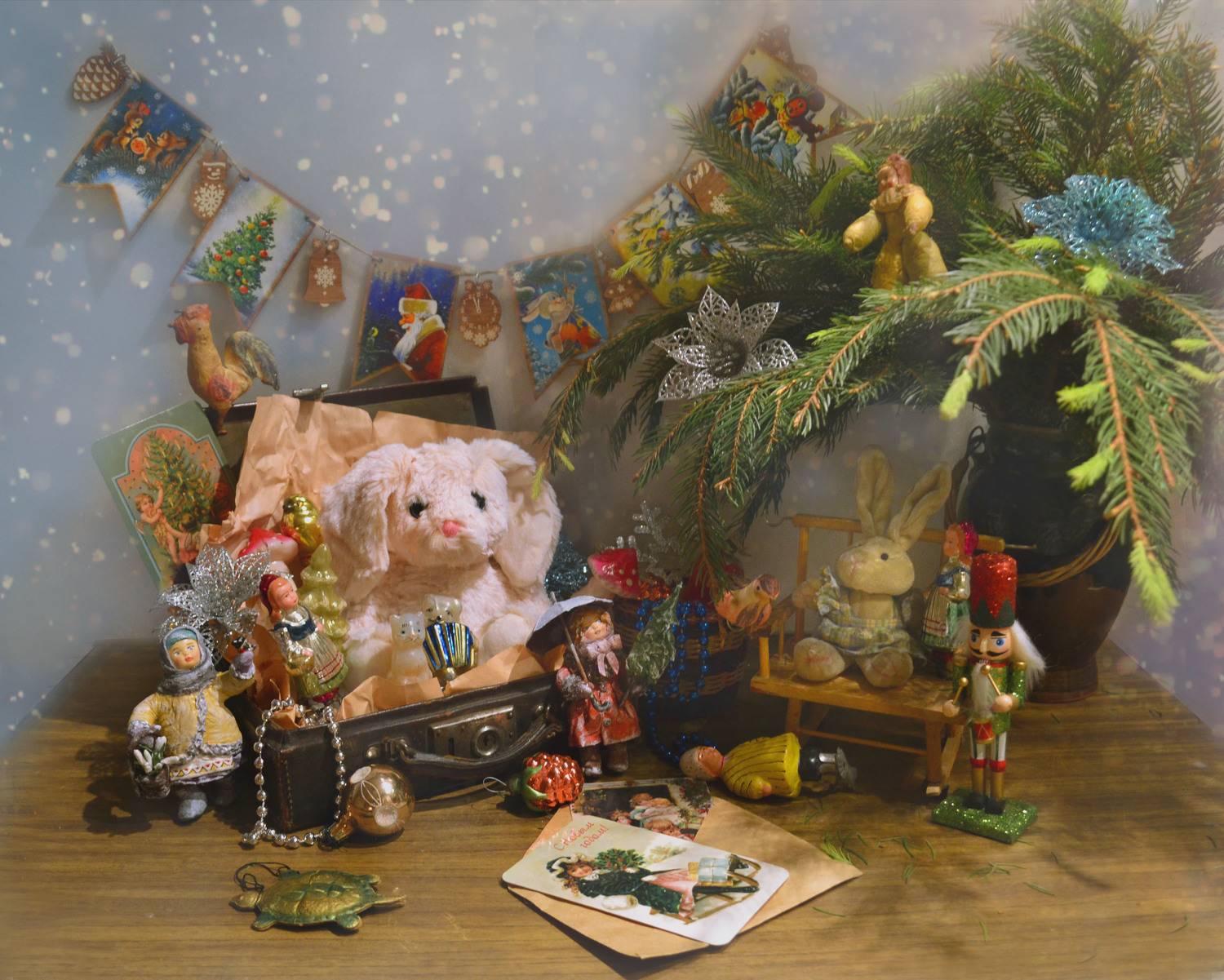 still life, натюрморт, фото натюрморт, зима, январь,  праздник, свечи, подсвечники, настроение, ретро,  старые игрушки, Колова Валентина