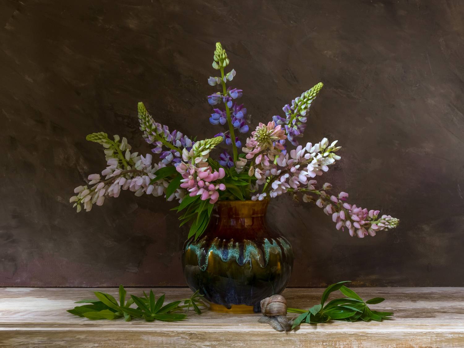 ваза цветы люпины улитка, Сергей Алексеев