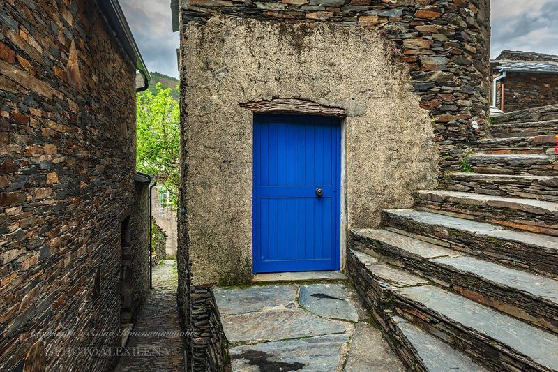 португалия, пиодан Синяя дверь фото превью