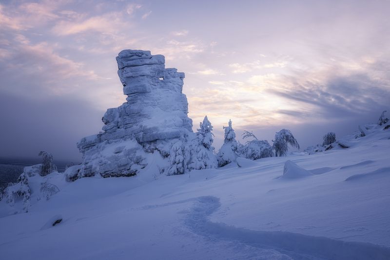 пермский_край, пейзаж, природа, зима, снег Помяненный камень. Пермский край. фото превью