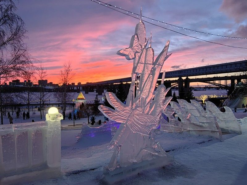 ледовая скульптура,закат,новосибирск,город,вечер Яркий закт фото превью