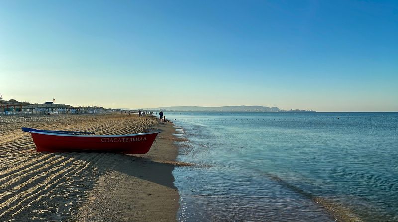 На берегу фото превью