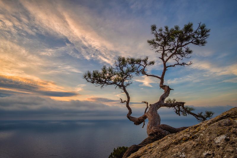 Рассвет на пике Космос фото превью