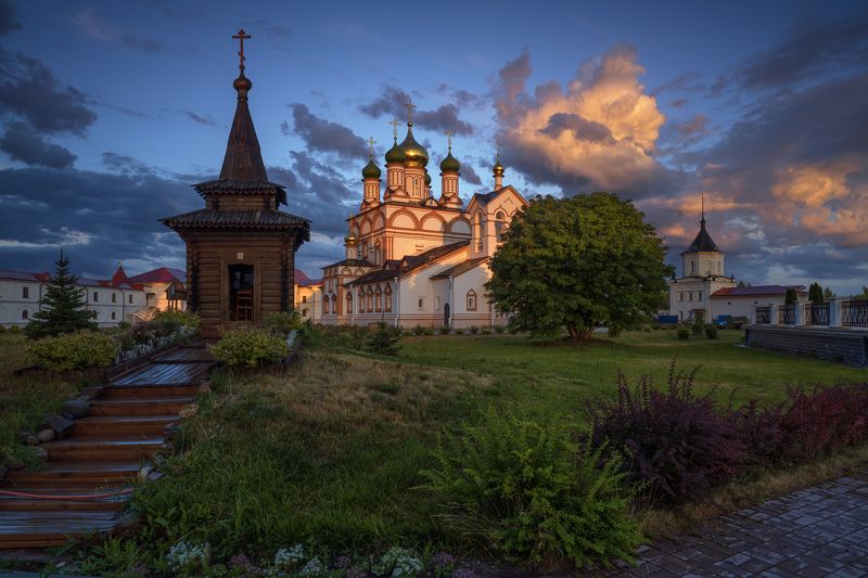 варницкий монастырь, ростов великий, варницы После дождя фото превью