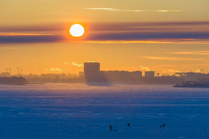 рассвет, саратов, энгельс, рыбалка, волга, рыбаки, лед, солнце Кто встает с рассветом.. фото превью