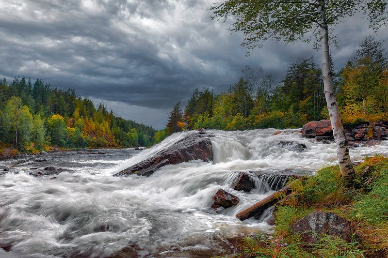Бурная река фото превью