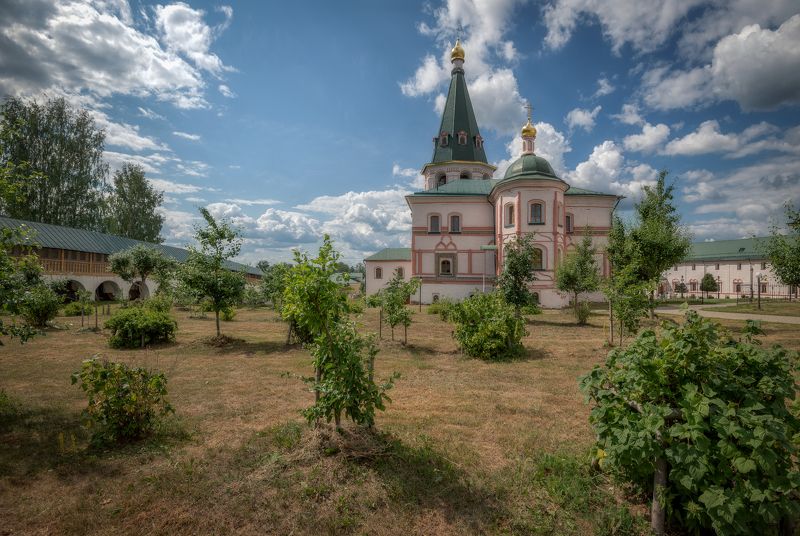 Валдай, садик, монастырь, храм Иверский Валдайский монастырь фото превью