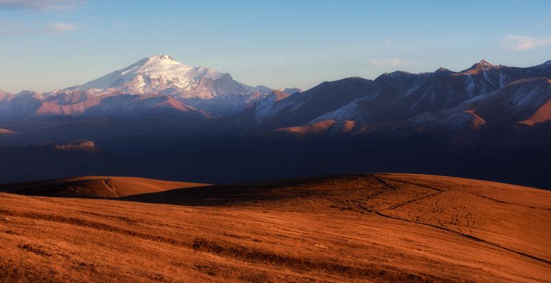 горы, эльбрус, закат, пейзаж, вечер Приготовление ко сну фото превью
