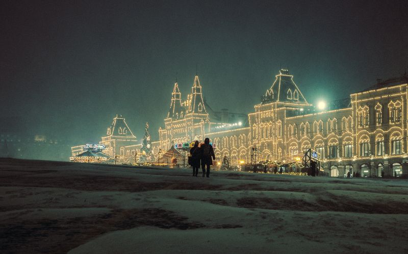 За руки наши нас держит любовь фото превью