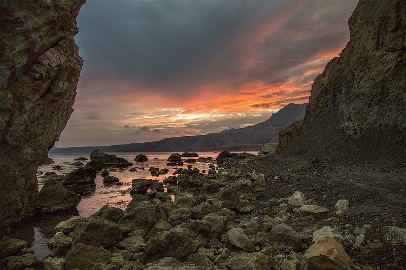 Крым. Вечер у Лисьей бухты и г.Эчки-Даг. фото превью