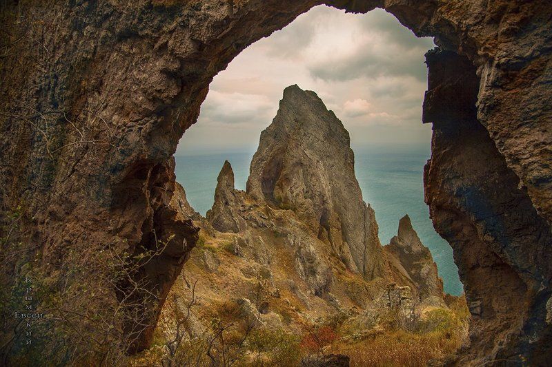 Крым.Скалы Кара-Дага. фото превью