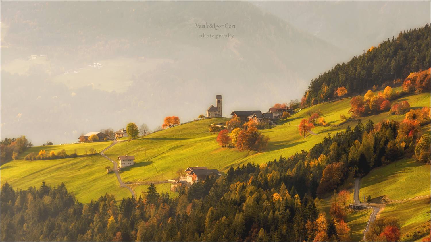 доломитовые альпы,santa maddalena,деревня,val di funes,осень,odle,италия,alps,ranui,san giovanni,церквушка,hills,mountain, Гори Василий