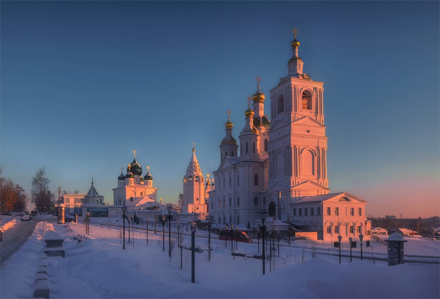 церкви колокольни дороги, Вера Петри