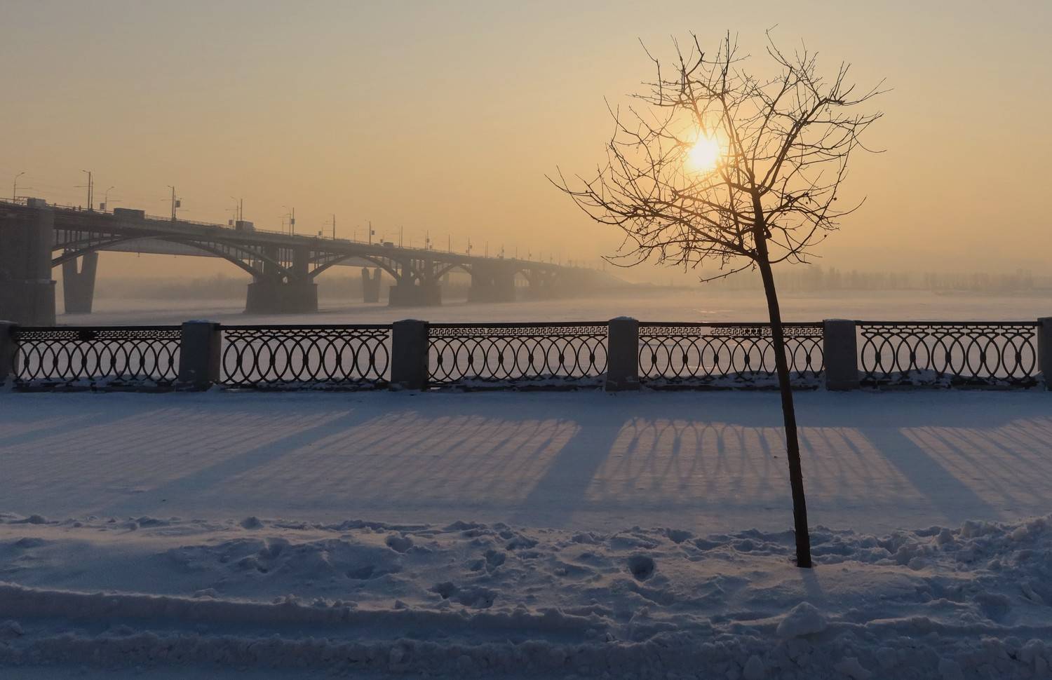 город,закат,новосибирск,зима,солнце,набережная,мост, Козлова Галина