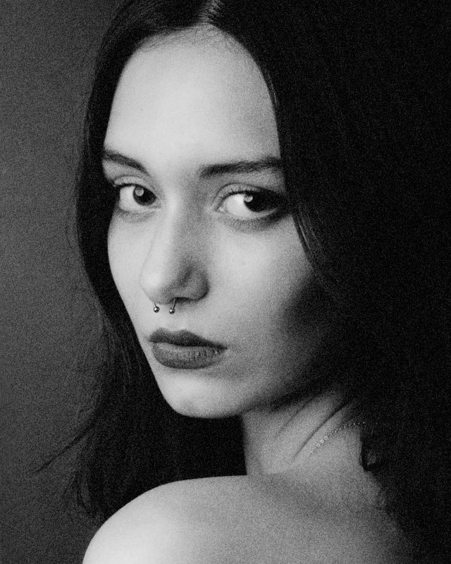 Mobina фото превью