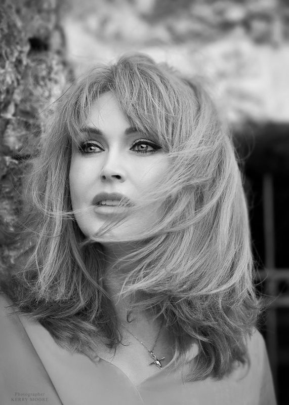 woman,portrait,drama,emotional,sense,model,headshot,female,street Oksana фото превью