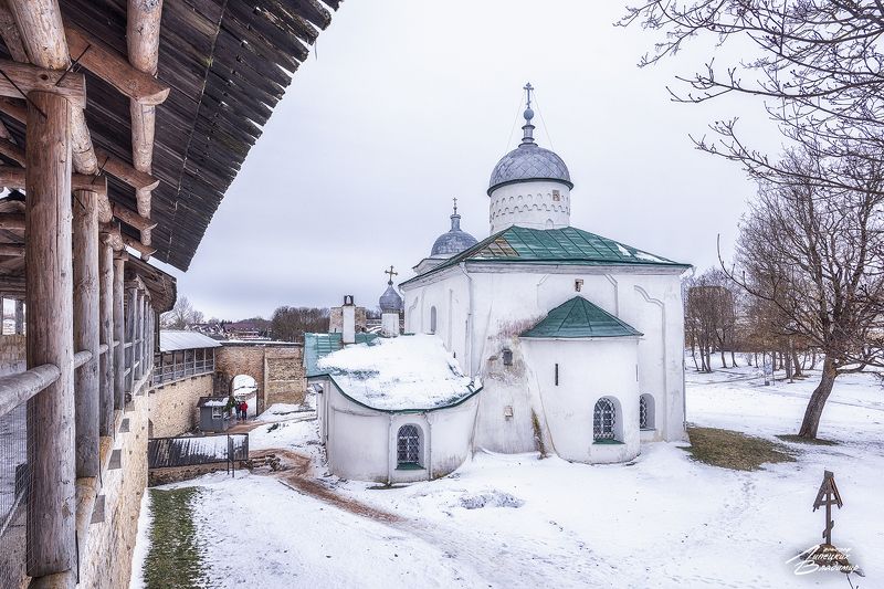 Изборская крепость фото превью