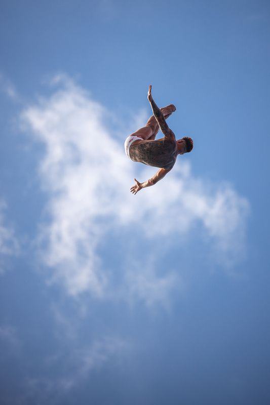 High-diving фото превью