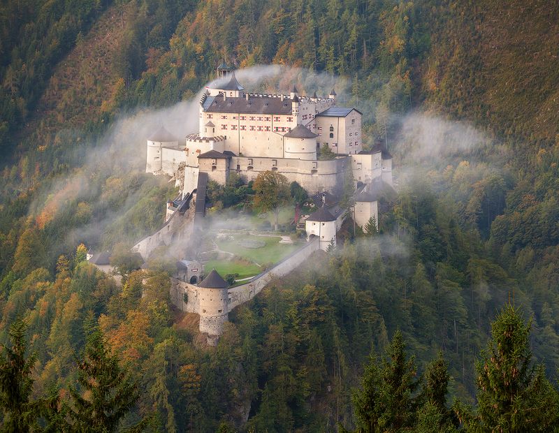 austria, hohenwerfen castle Austria. Hohenwerfen Castle фото превью