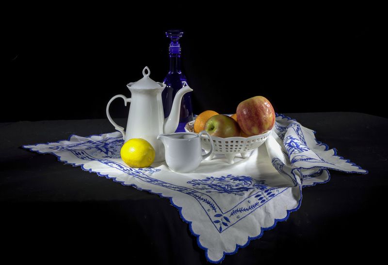 С белым кувшином фото превью