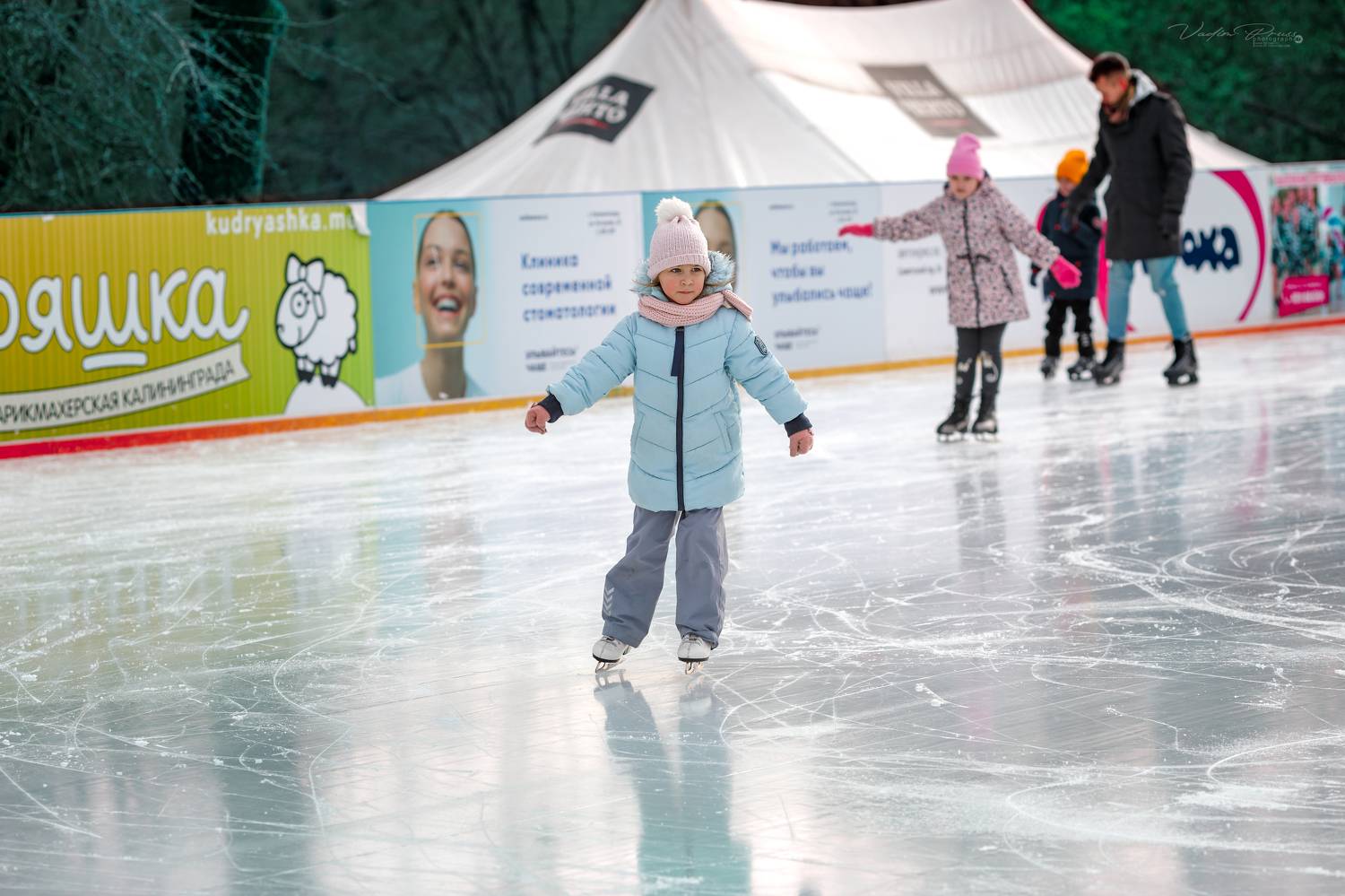 каток, зима, кататься, город, Калининград, фотография, ребёнок, Свирин Вадим, Россия, занятие, skating rink, winter, ride, city, Kaliningrad, photograph, child, Vadim Svirin, Russia, activity, Vadim Svirin