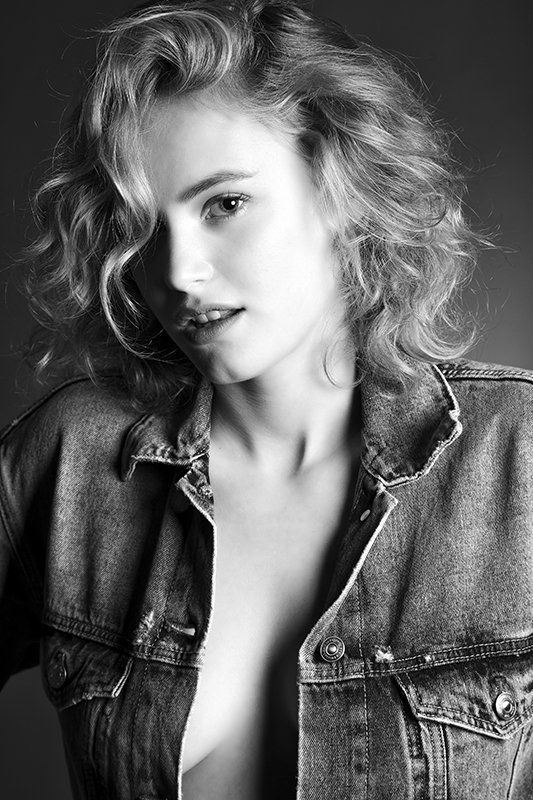 A Day With...Olivia фото превью