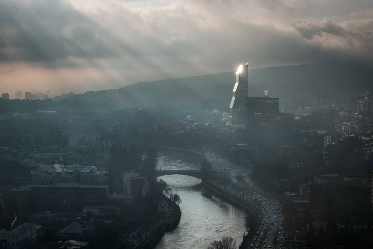 tbilisi, city, sun, morning, clouds, rays, river, kura, bridge, traffic, skyscraper, winter, january, landscape, cityscape, scenery, travel, outdoors, georgia, sakartvelo, chizh, Чиж Андрей