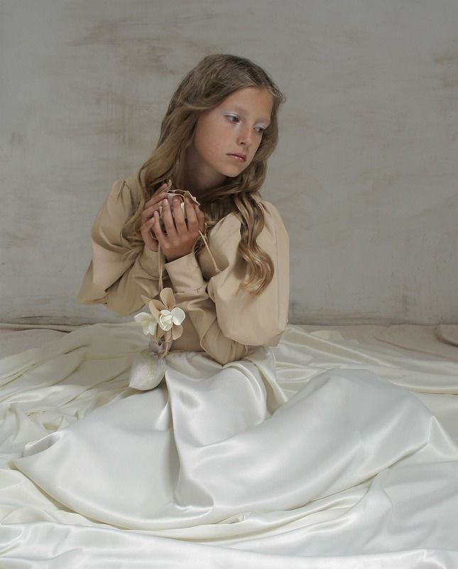 постановочная фотография, Silent meaning................................................................................................. фото превью