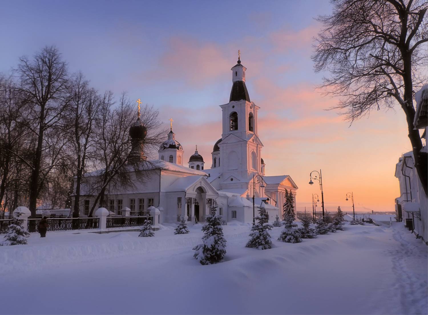 улица ёлки собор закат, Вера Петри