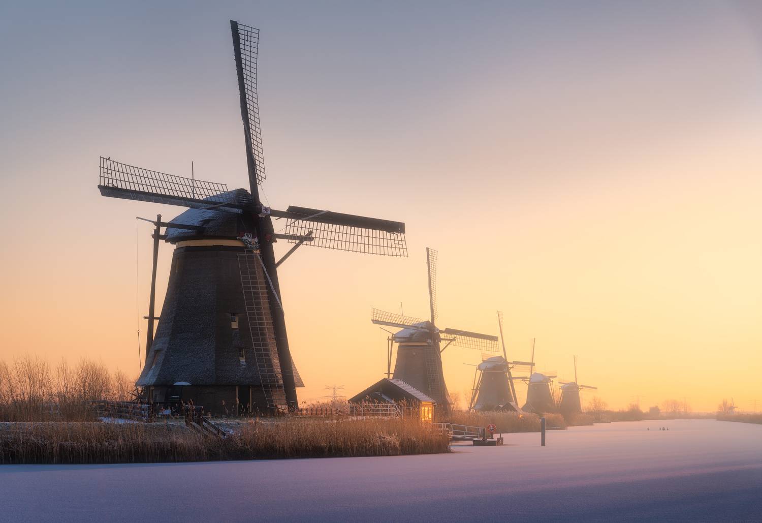 мельница, мельницы, рассвет, утро, озеро, река, деревня, село, голландия, нидерланды, киндердейк, зима, лед, dusk, village, windmill, morning, sunrise, town, netherlands, holland, pond, river, lake, canal, winter, kinderdijk, Эрнест Вахеди