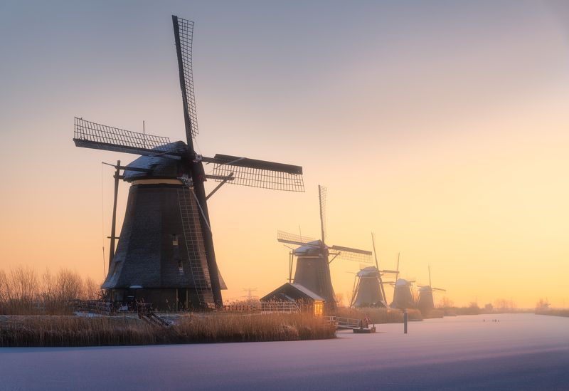мельница, мельницы, рассвет, утро, озеро, река, деревня, село, голландия, нидерланды, киндердейк, зима, лед, dusk, village, windmill, morning, sunrise, town, netherlands, holland, pond, river, lake, canal, winter, kinderdijk Мельницы Киндердейка / Kinderdijk\'s windmills фото превью