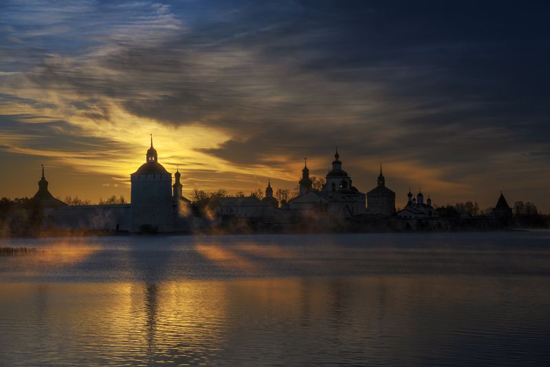 кирилло-белозерский монастырь, кириллов, утро, осень Осеннее утро в Кириллове фото превью