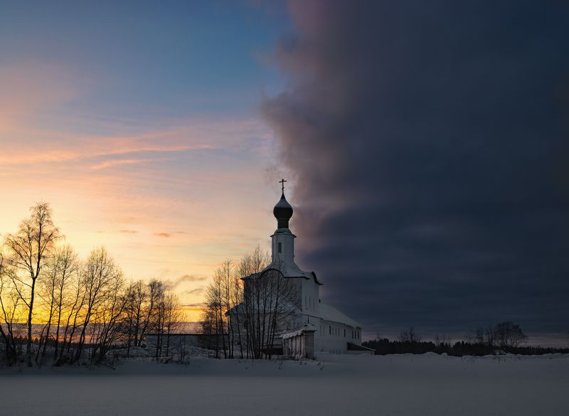 И треснул мир напополам... фото превью