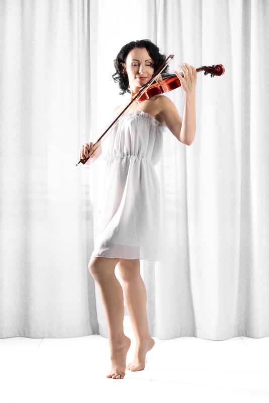 violin, girl, white background, portrait violinist фото превью