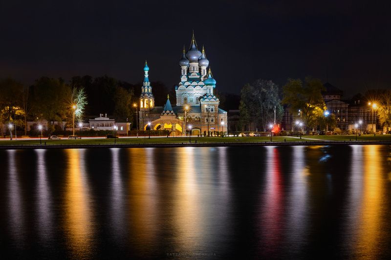 Москва, Ночные снимки, Отражения, Храм Храм Троицы Живоначальной в Останкине фото превью