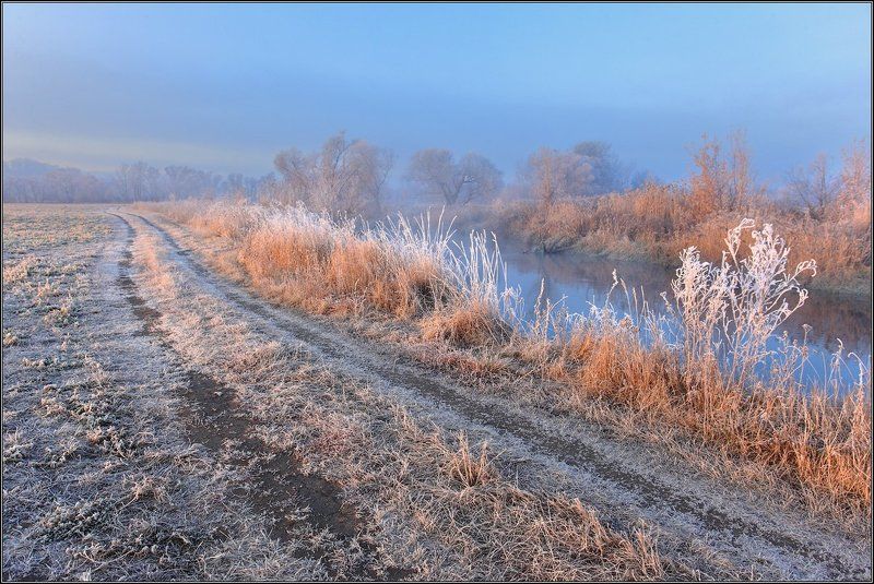 Дорога вдоль реки фото превью